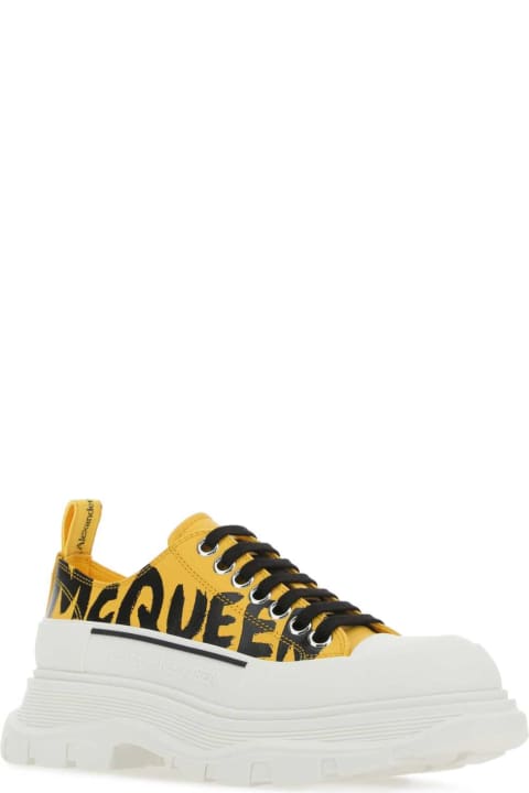 ウィメンズ Alexander McQueenのシューズ Alexander McQueen Yellow Leather Tread Slick Sneakers
