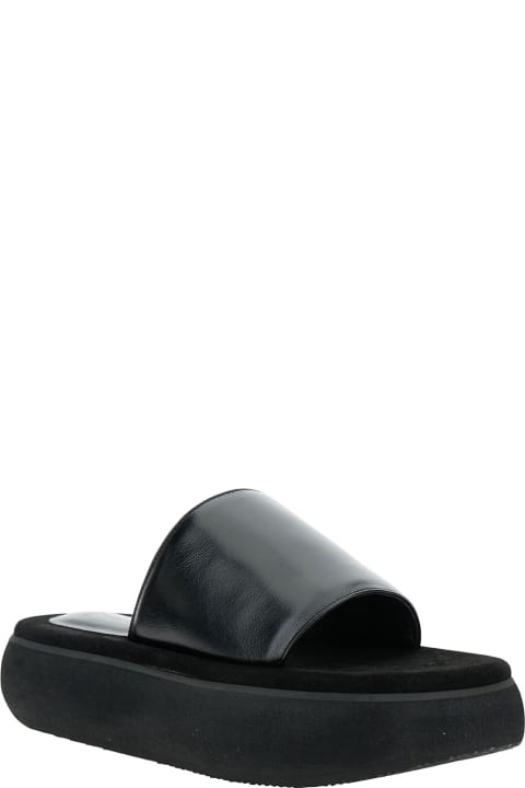 ウィメンズ OSOIのサンダル OSOI Black Padded Slides With Chunky Sole In Leather Woman