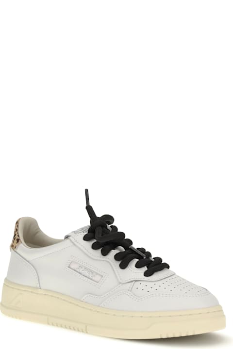 Autry Medalist Low Leather Sneakers