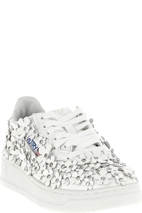 Autry 
medalist
 Capsule 
bloom
 Sneakers