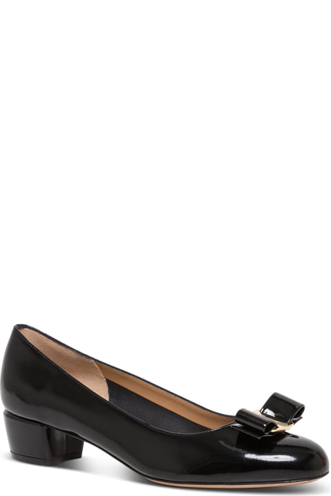 Shoes for Women Ferragamo Vara Pumps In Black Patent Leather With Bow