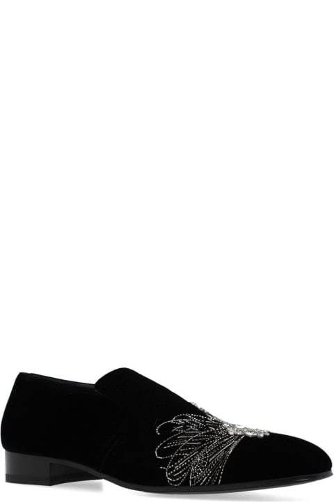 メンズ Alexander McQueenのローファー＆デッキシューズ Alexander McQueen Dragonfly Embellished Slip-on Loafers