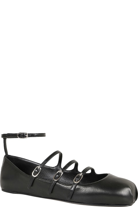 ウィメンズ Alexander McQueenのフラットシューズ Alexander McQueen Buckled-straps Square-toe Ballerina Shoes