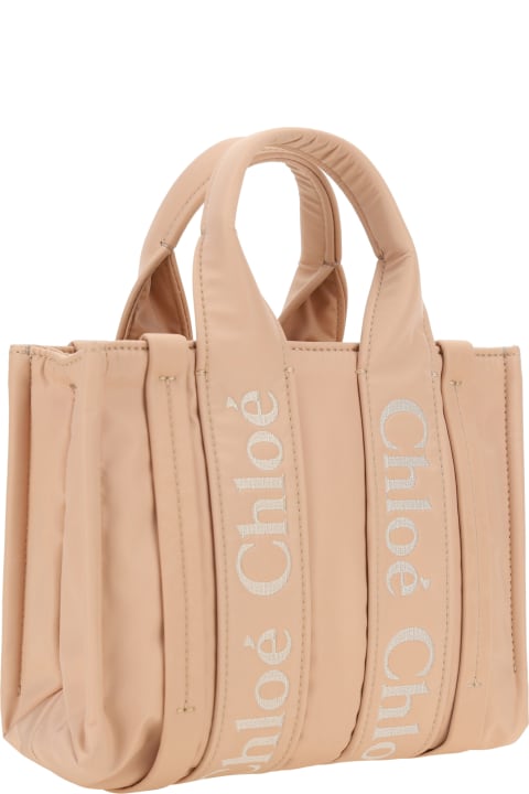 ウィメンズ Chloéのトートバッグ Chloé Woody Logo Embroidered Tote Bag