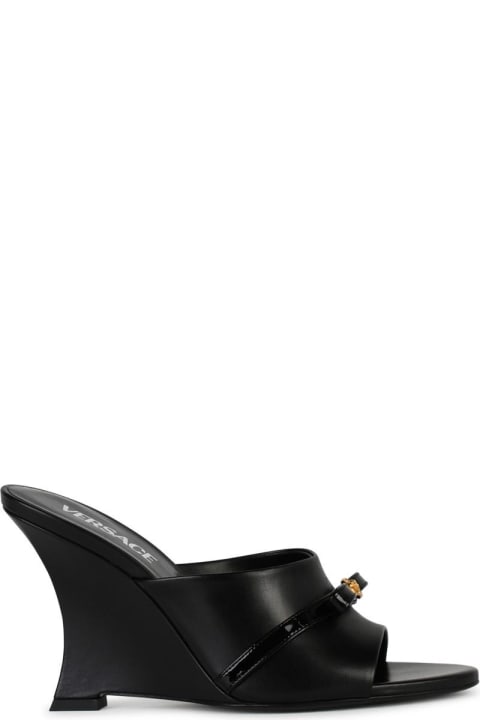 ウィメンズ サンダル Versace 'gianni Ribbon' Black Leather Sandals