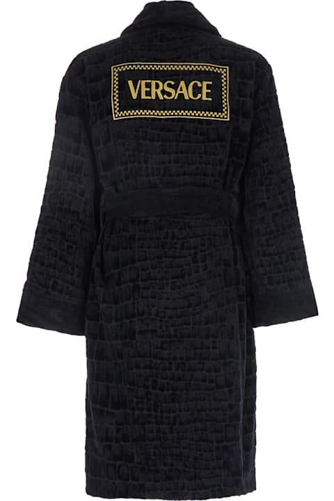 ملابس داخلية وملابس النوم لـ السيدات Versace Black Bathrobe With Medusa Plaque On The Front And Maxi Logo On The Back In Cotton Home