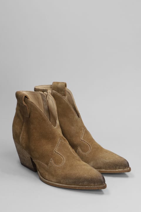 Texan Ankle Boots In Camel Suede