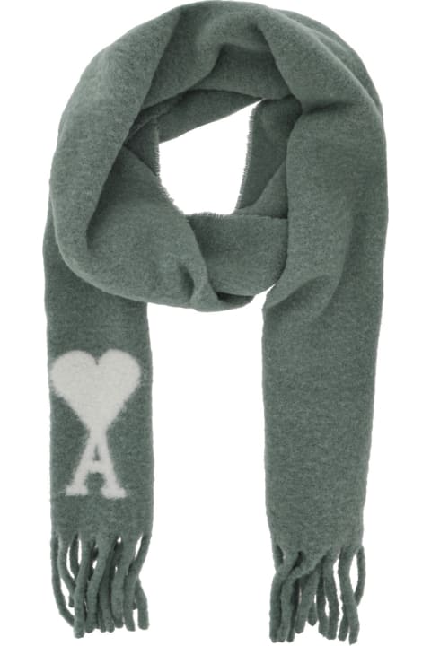 Ami Alexandre Mattiussi أوشحة لـ القسم الرجالي Ami Alexandre Mattiussi Oversized Scarf With Adc Detail In Wool Blend Man