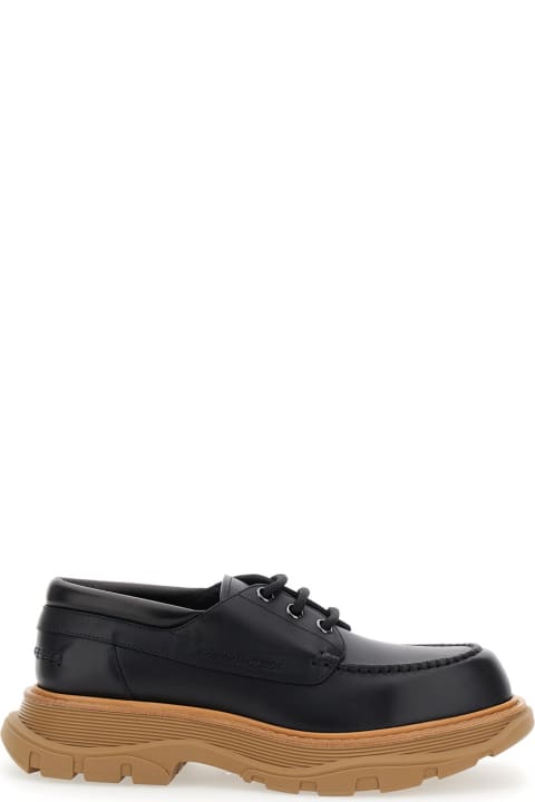 Alexander McQueen أحذية برباط لـ القسم الرجالي Alexander McQueen Black Derby Shoes With Engraved Logo And Platform In Leather Man