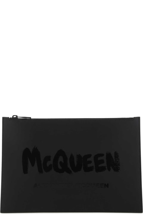 メンズ Alexander McQueenのバッグ Alexander McQueen Black Leather Clutch