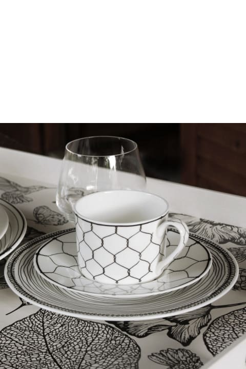 Set of 4 Tea/Coffee Cups & Saucers - Ferri Collection