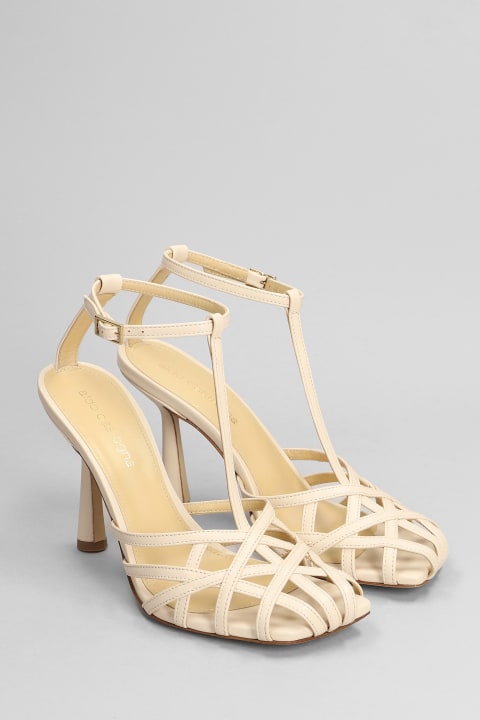 Lidia Sandals In Beige Leather