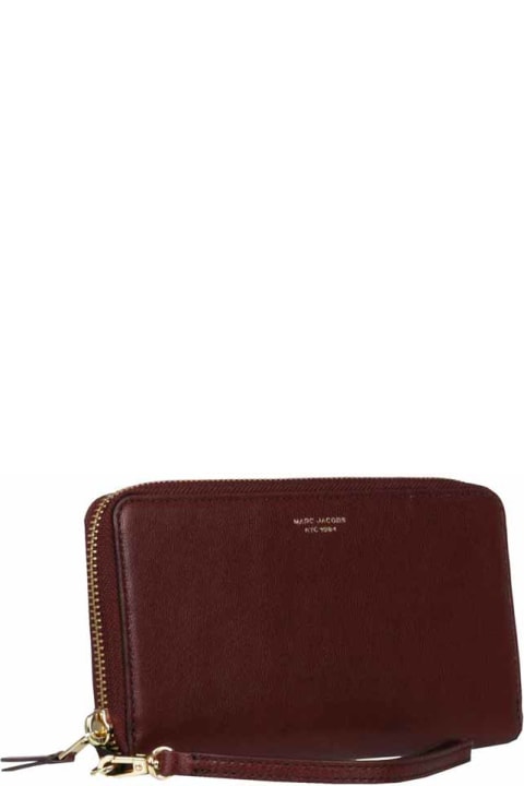 ウィメンズ新着アイテム Marc Jacobs Burgundy Slim 84 Continental Wristlet Wallet