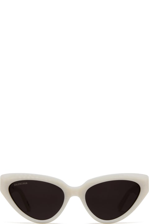 Balenciaga Eyewear Eyewear for Women Balenciaga Eyewear Bb Embossed Cat-eye Sunglasses