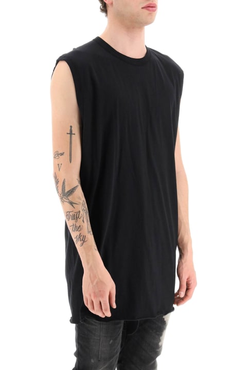 Sleeveless T-shirt