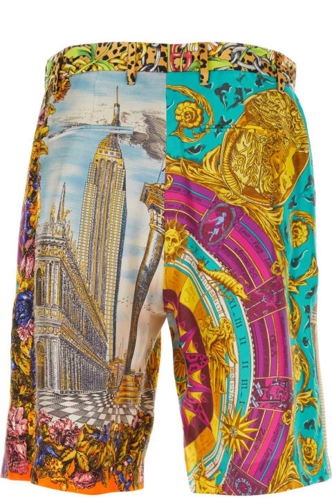 メンズ Moschinoのボトムス Moschino Printed Silk Bermuda Shorts