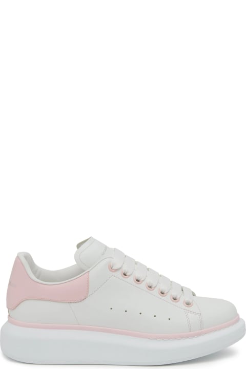 ウィメンズ Alexander McQueenのスニーカー Alexander McQueen White Oversized Sneakers With Powder Pink Details