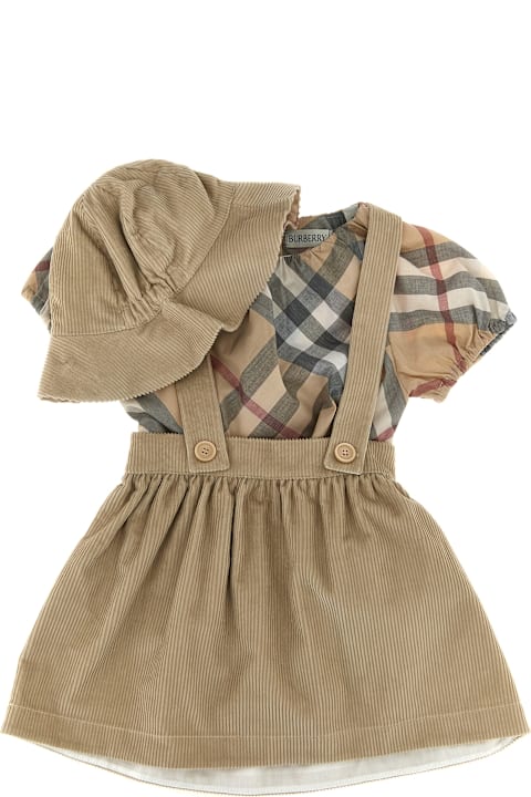 Burberryのベビーガールズ Burberry Three-piece Baby Set