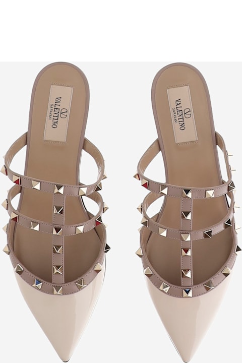 أحذية برباط لـ السيدات Valentino Garavani Two-tone Leather Rockstud Slippers