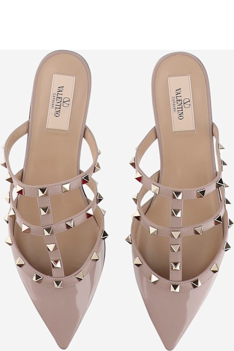 أحذية برباط لـ السيدات Valentino Garavani Leather Rockstud Sandal