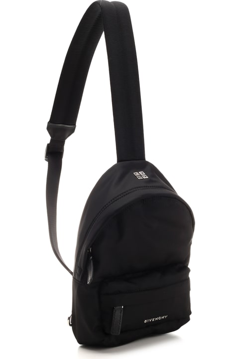 メンズ Givenchyのベルトバッグ Givenchy Essential U Backpack