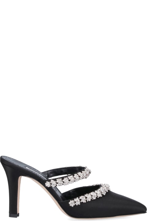 High-heeled shoe