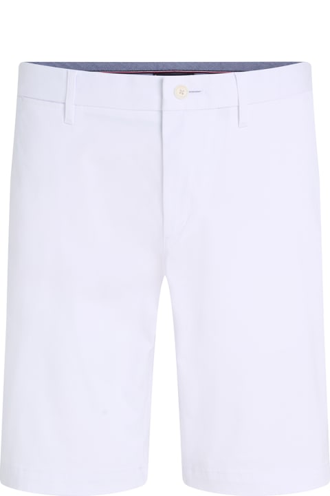 メンズ Tommy Hilfigerのボトムス Tommy Hilfiger Men's Optical White Bermuda Shorts