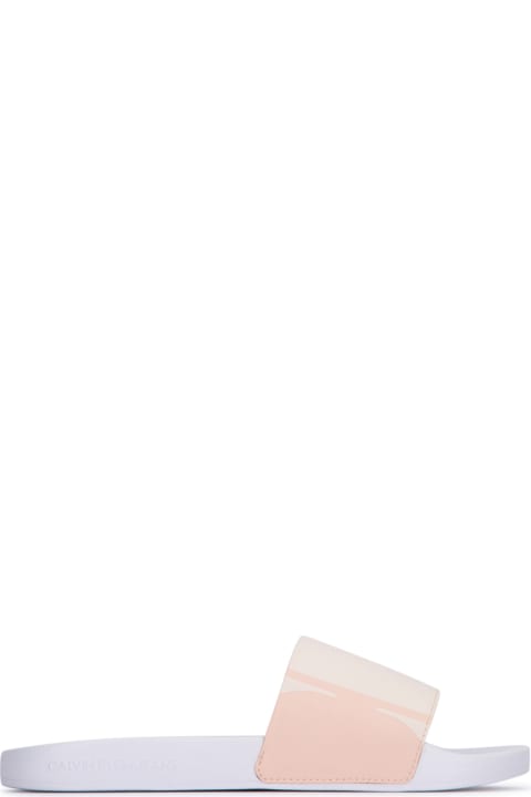 Calvin Klein الصنادل لـ السيدات Calvin Klein Slippers