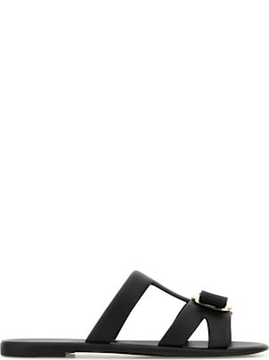 サンダル・ミュール Salvatore Ferragamo Black Rubber Lilou Slippers Salvatore Ferragamo Black Rubber Lilou Slippers | Balardi