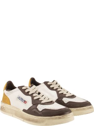 スニーカー AUTRY SNEAKERS LOW LEAT/LEAT WHITE/BROWN/HONEY (AVLMSV12) Autry Super Vintage Medalist Low Sneakers In Honey, Brown