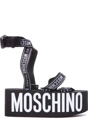 Moschino ロゴレタリング ポインテッドトゥ【関税込】 Moschino Logo Wedged Sandals | italist