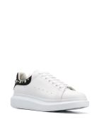 Man White Oversize Sneakers With Studs On The Spoiler Alexander McQueen Man White Oversize Sneakers With Studs On The Spoiler - White/black