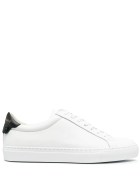 Woman White And Black Urban Street Sneakers Givenchy Woman White And Black Urban Street Sneakers
