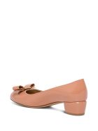 Salvatore Ferragamo Vara Patent Leather Pumps Salvatore Ferragamo Vara Patent Leather Pumps - Pink