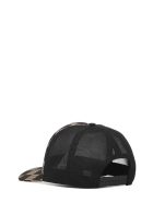 Burberry Cap Burberry Cap - Black/beige