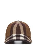 Burberry Cap Burberry Cap - Brown
