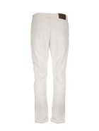 Brunello Cucinelli Garment-dyed Traditional Fit Five-pocket Trousers In Slubbed Cotton Denim Brunello Cucinelli Garment-dyed Traditional Fit Five-pocket Trousers In Slubbed Cotton Denim - Snow