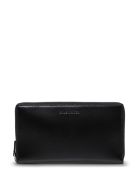 Balenciaga Essential Black Leather Wallet With Logo Balenciaga Essential Black Leather Wallet With Logo - Black