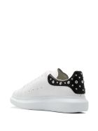 Man White Oversize Sneakers With Studs On The Spoiler Alexander McQueen Man White Oversize Sneakers With Studs On The Spoiler - White/black