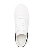 Man White Court Sneakers With Black Suede Spoiler Alexander McQueen Man White Court Sneakers With Black Suede Spoiler - Opt.white/black