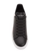 Black And White Man Oversize Sneakers Alexander McQueen Black And White Man Oversize Sneakers - Black/white