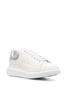 Man White Oversize Sneakers With Grey Suede Spoiler Alexander McQueen Man White Oversize Sneakers With Grey Suede Spoiler - White/battleship grey