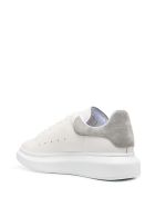 Man White Oversize Sneakers With Grey Suede Spoiler Alexander McQueen Man White Oversize Sneakers With Grey Suede Spoiler - White/battleship grey