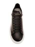 Man Black And White Oversize Sneakers Alexander McQueen Man Black And White Oversize Sneakers - Black/black