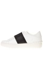 White & Black Leather Studs Sneaker Valentino Garavani White & Black Leather Studs Sneaker - Nero