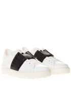 White & Black Leather Studs Sneaker Valentino Garavani White & Black Leather Studs Sneaker - Nero