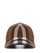 Burberry Cap Burberry Cap - Brown