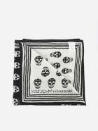 Alexander McQueen All Over Skull Beach Towel Alexander McQueen All Over Skull Beach Towel - Nero
