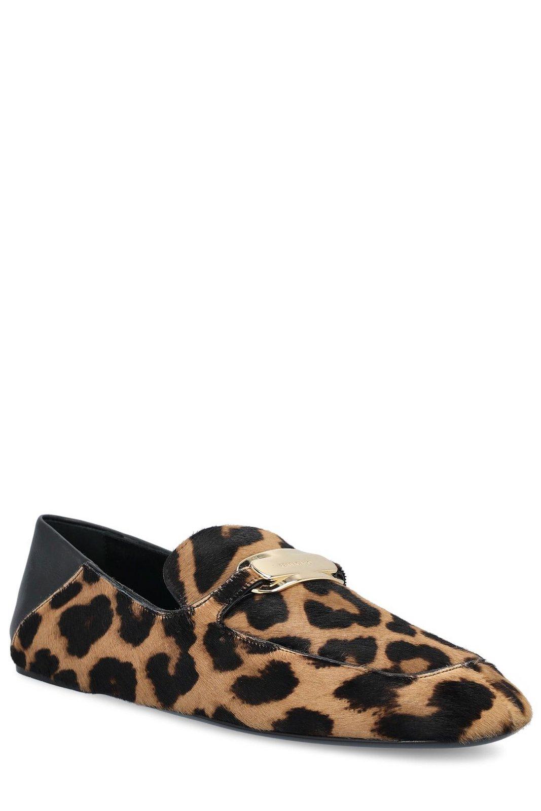 【送料&関税込】Ferragamo Leopard Printed Slip-on Flat Shoes Ferragamo Leopard Printed Slip-on Flat Shoes | italist