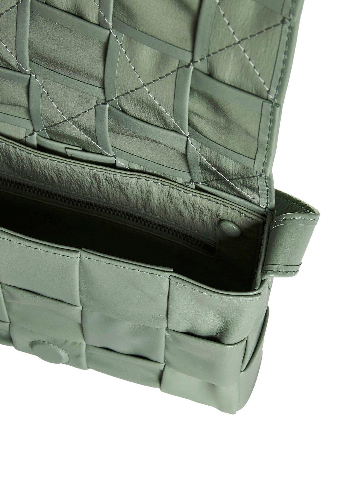 【送料&関税込】Bottega Veneta Cassette Small Shoulder Bag Padded Tech Cassette Small shoulder bag in black - Bottega